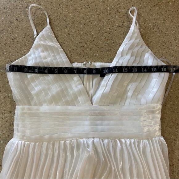 NWOT Lulus Romantic Aesthetic Shiny White Pleated Midi Dress - Picture 5 of 7
